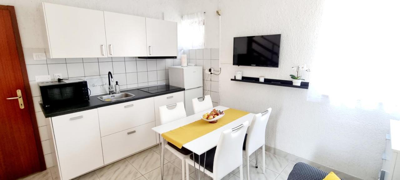 Apartments Severina Rovigno Esterno foto
