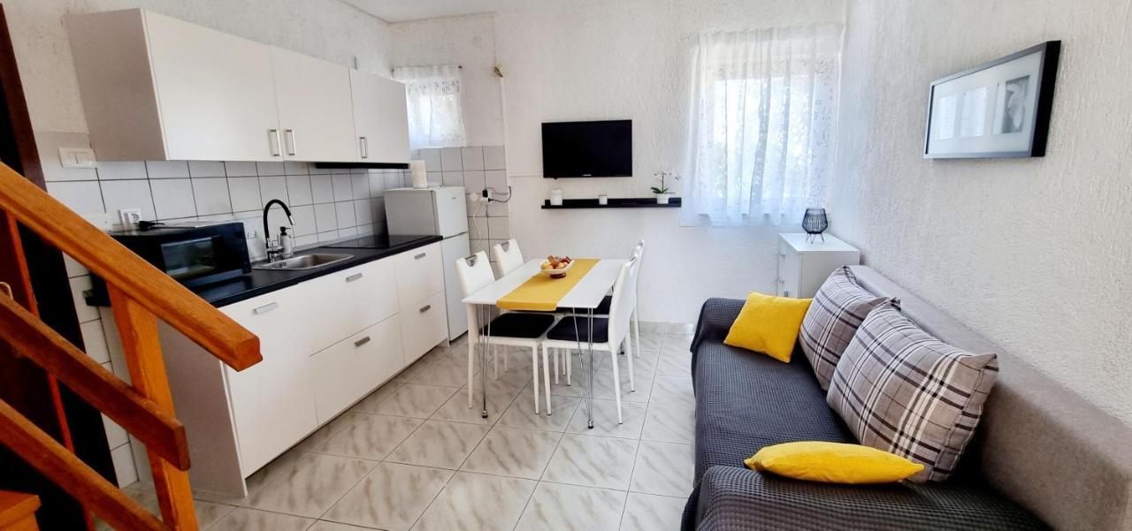 Apartments Severina Rovigno Esterno foto